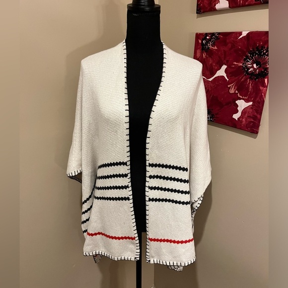 Margaret O’Leary Oversized Blanket Stitch Poncho, size 1 (small) - Picture 2 of 7